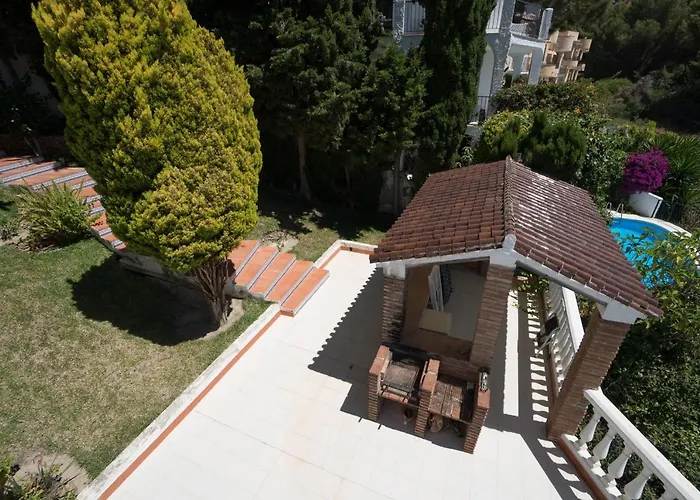 Colina Menyber Feriehus Nerja